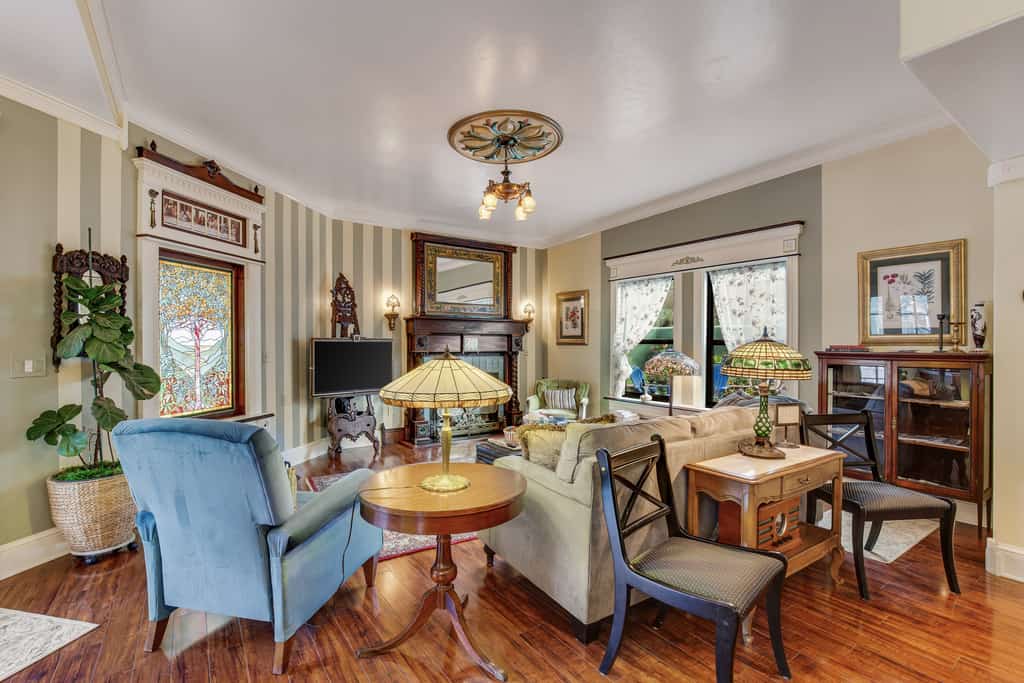 Dog-friendly charming historic home with patio, central AC, & washer/dryer
