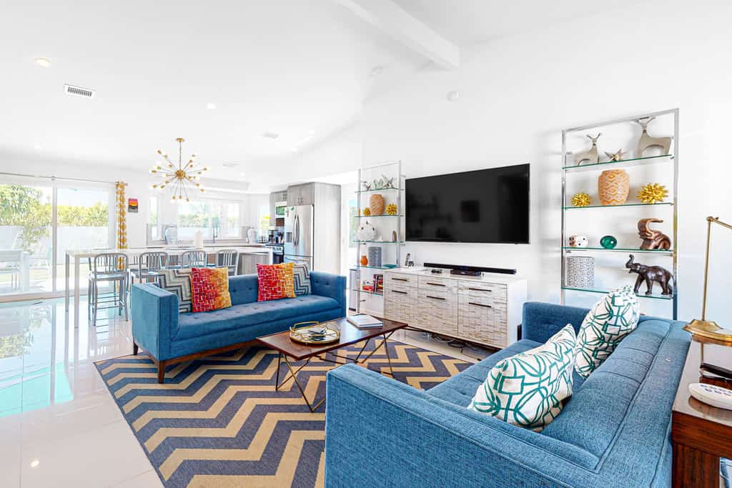 Newly-remodeled, family & dog-friendly house w/private pool spa & outdoor pool