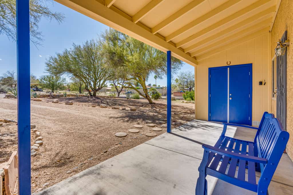 Eastside casita with free WiFi, central AC, private W/D, and kitchenette