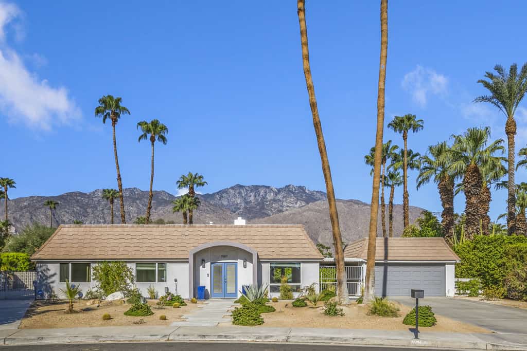 Marvelous, Dog/Family-Friendly House w/Private Grill, Outdoor Pool, Attached Spa