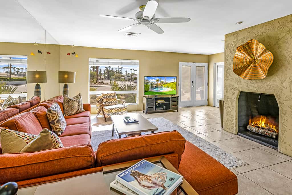 Marvelous, Dog/Family-Friendly House w/Private Grill, Outdoor Pool, Attached Spa
