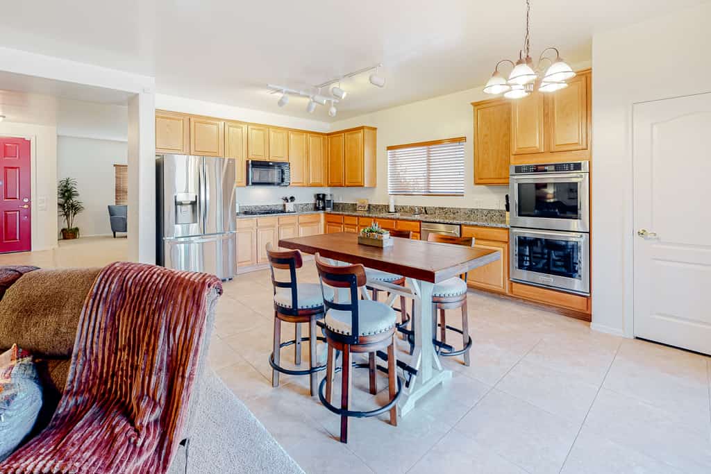 Captivating desert home with private pool, game room, grill, backyard & W/D