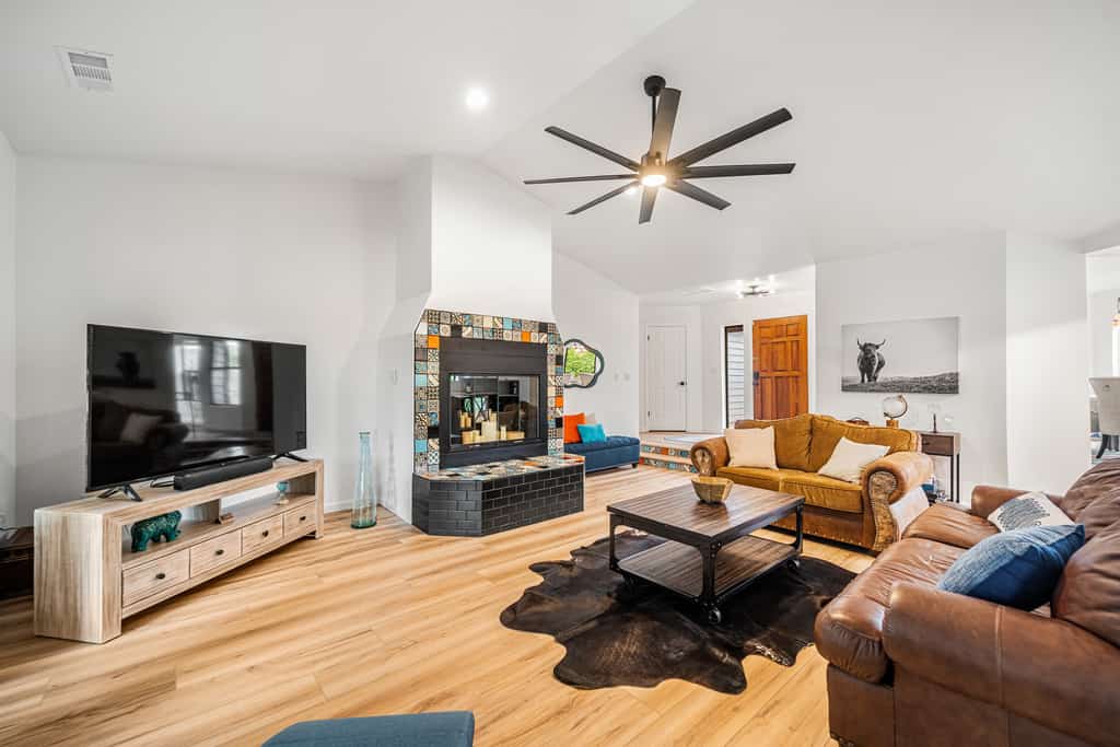 Ground-floor mountain-view home with patio, central AC & washer/dryer