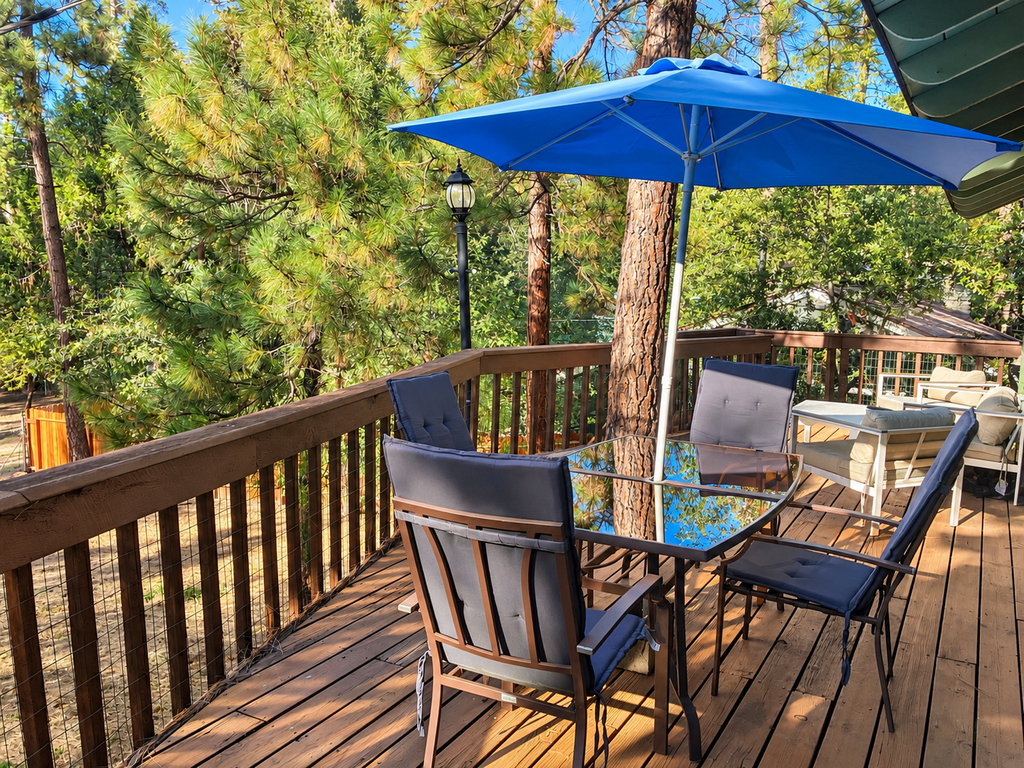 Dog-friendly mountain home with amazing views - near town & hiking
