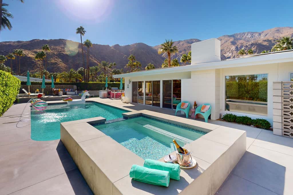 Mid-Century Alexander Stunner in Vista Las Palmas - 3800