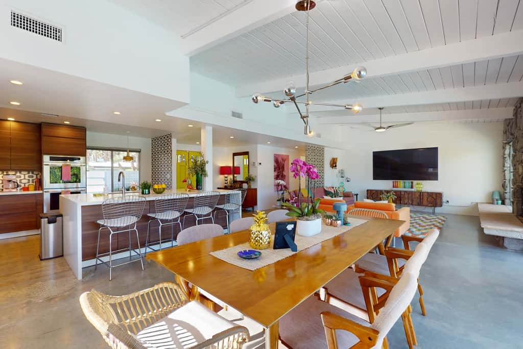 Mid-Century Alexander Stunner in Vista Las Palmas - 3800
