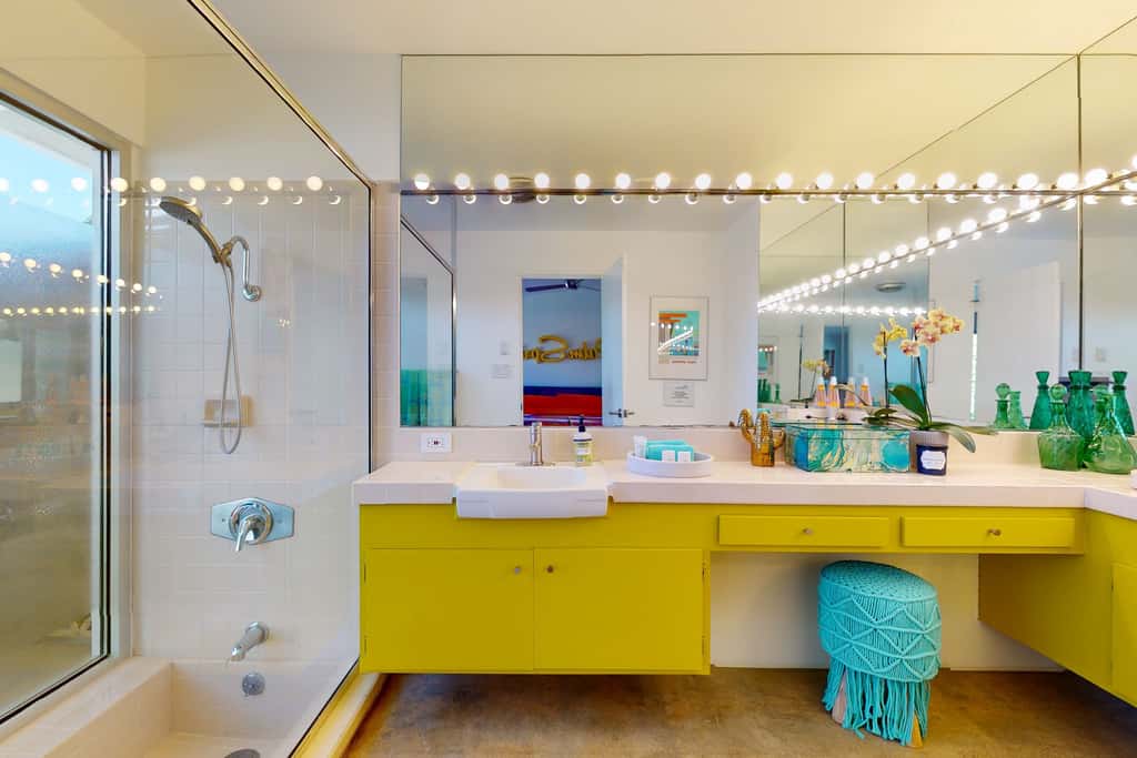Mid-Century Alexander Stunner in Vista Las Palmas - 3800