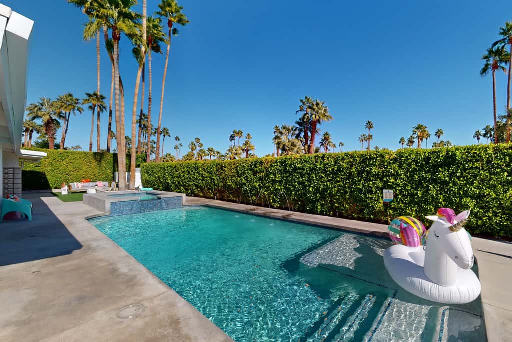 Mid-Century Alexander Stunner in Vista Las Palmas - 3800