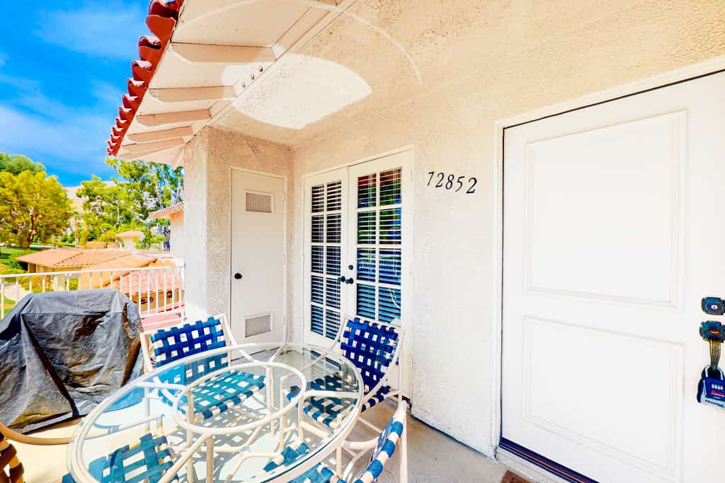 Lovely condo with sunny patio & onsite pool/tennis - dog-friendly
