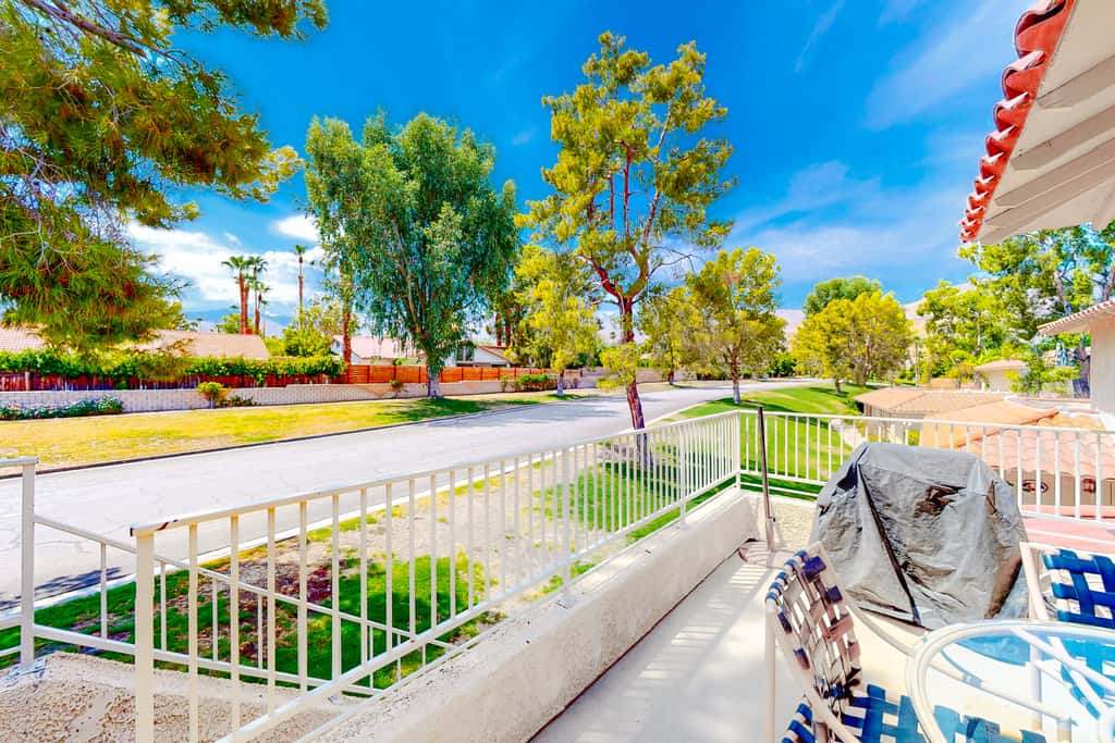 Easy Living Palm Desert