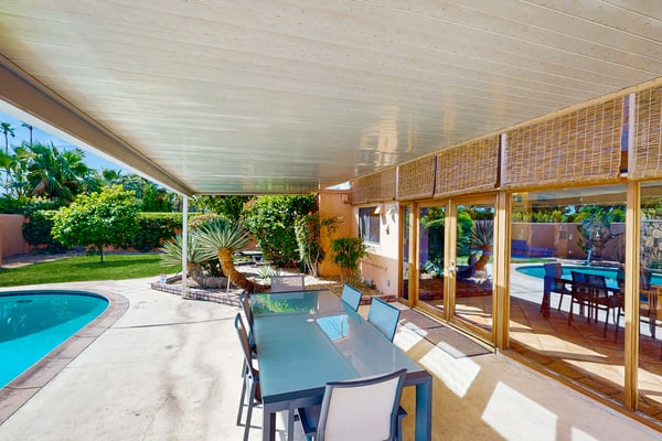 Elegant, dog-friendly house with private hot tub & outdoor pool