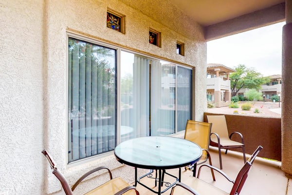 Bright & modern resort condo with pool & hot tub
