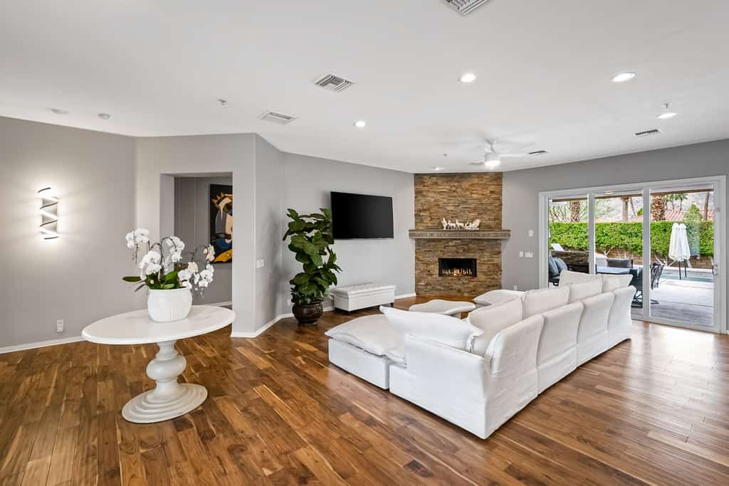 Luxury home with mountain views, pool and pool spa