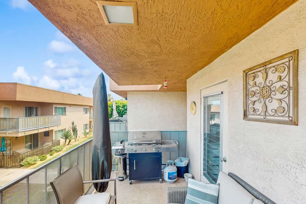 Dog-friendly condo w/ balcony & shared pools/hot tubs - close to downtown
