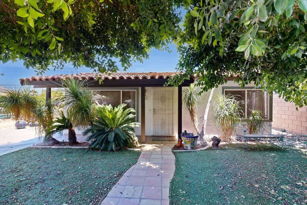 Desert daydream high-class hacienda with lagoon saltwater pool & spa 2BR #067701