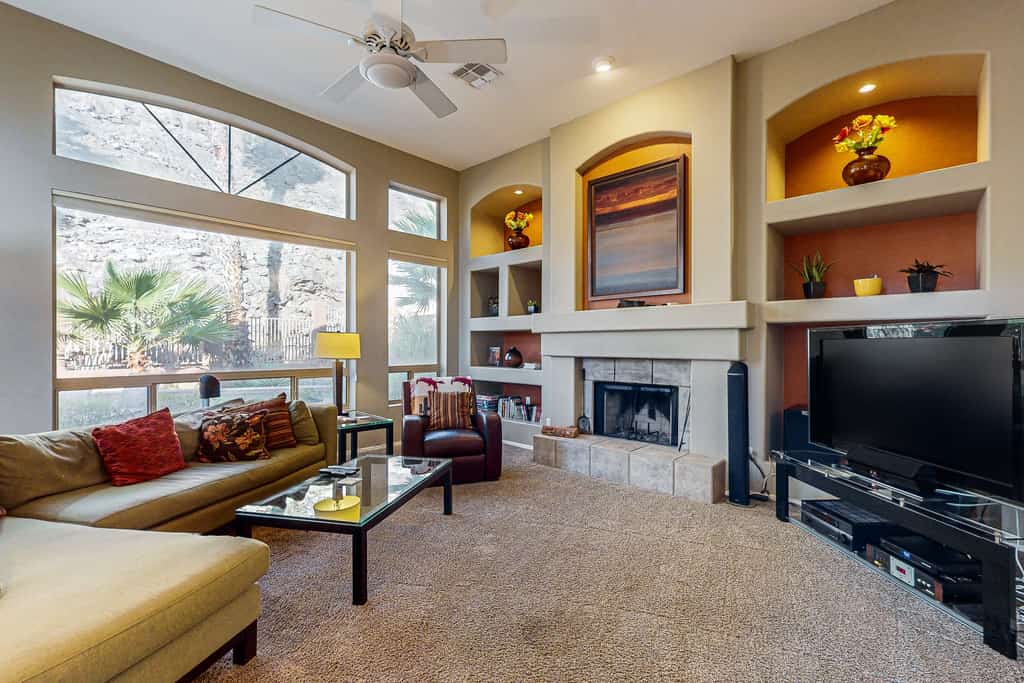 Dog-friendly home w/outdoor pool & firepit, near the top of South Mountain - Desert Foothills
