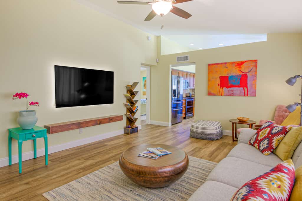 South Mountain home with pool, grill, fireplace & fast WiFi - snowbird-friendly