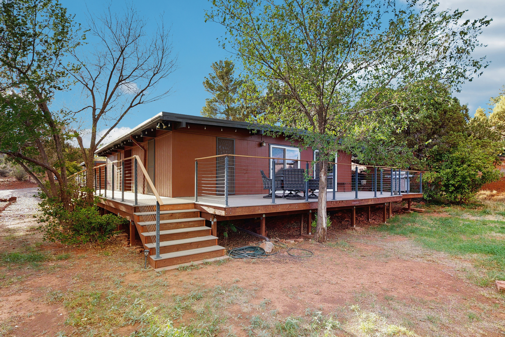 Manzanita Hideaway