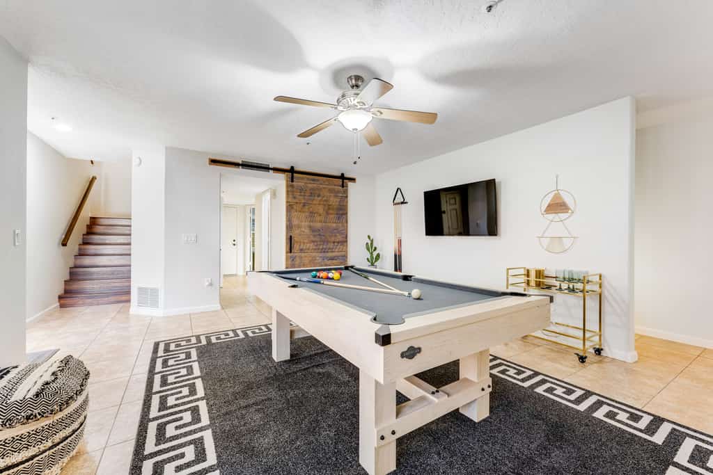 Spacious modern home with pool, central AC & grill