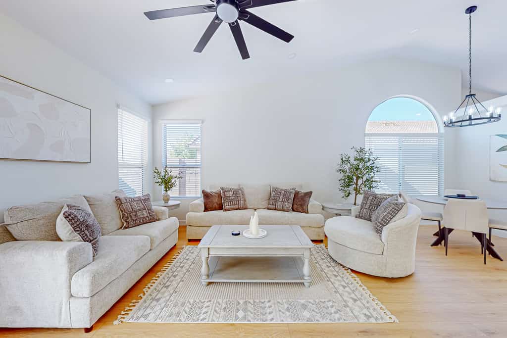 This charming, single-level home in Chandler is the ideal spot for families