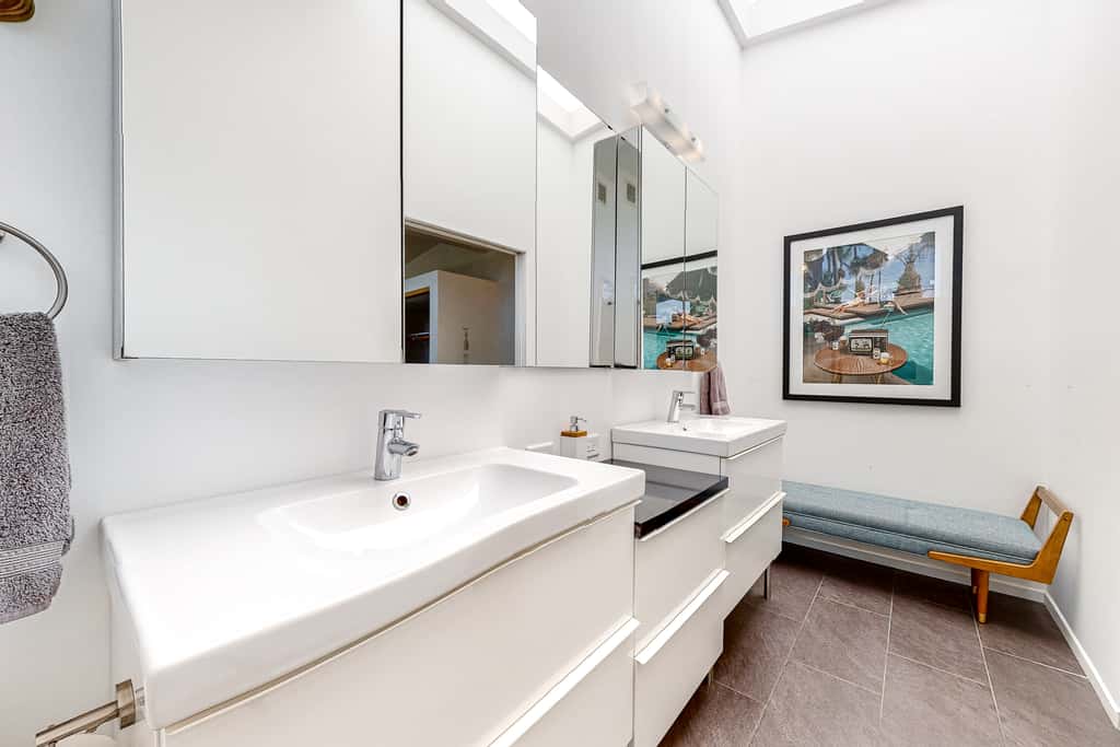 The Arrow of Twin Palms - Midcentury Alexander - 3505