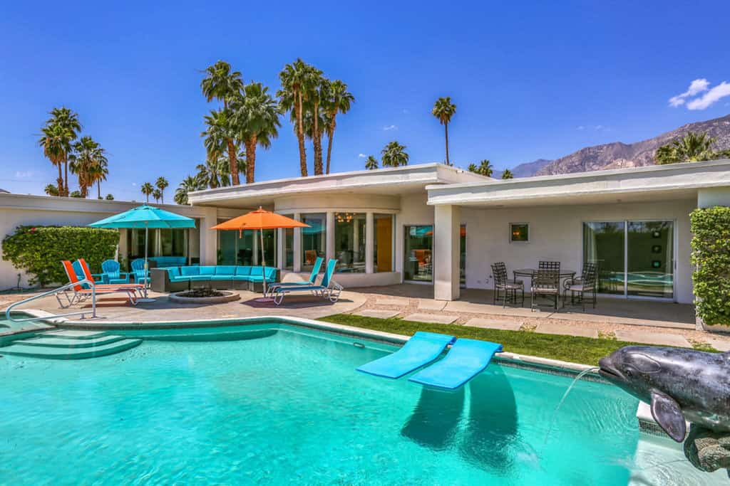 Pleasant & modern dog-friendly home w/ private pool spa & heated outdoor pool