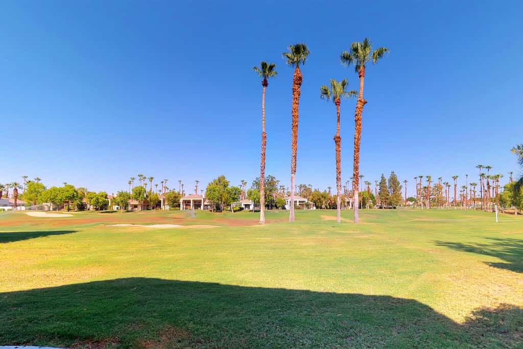Inviting PGA West Condo w/3 Golf Courses + Sparkling Pool & Hot Tub