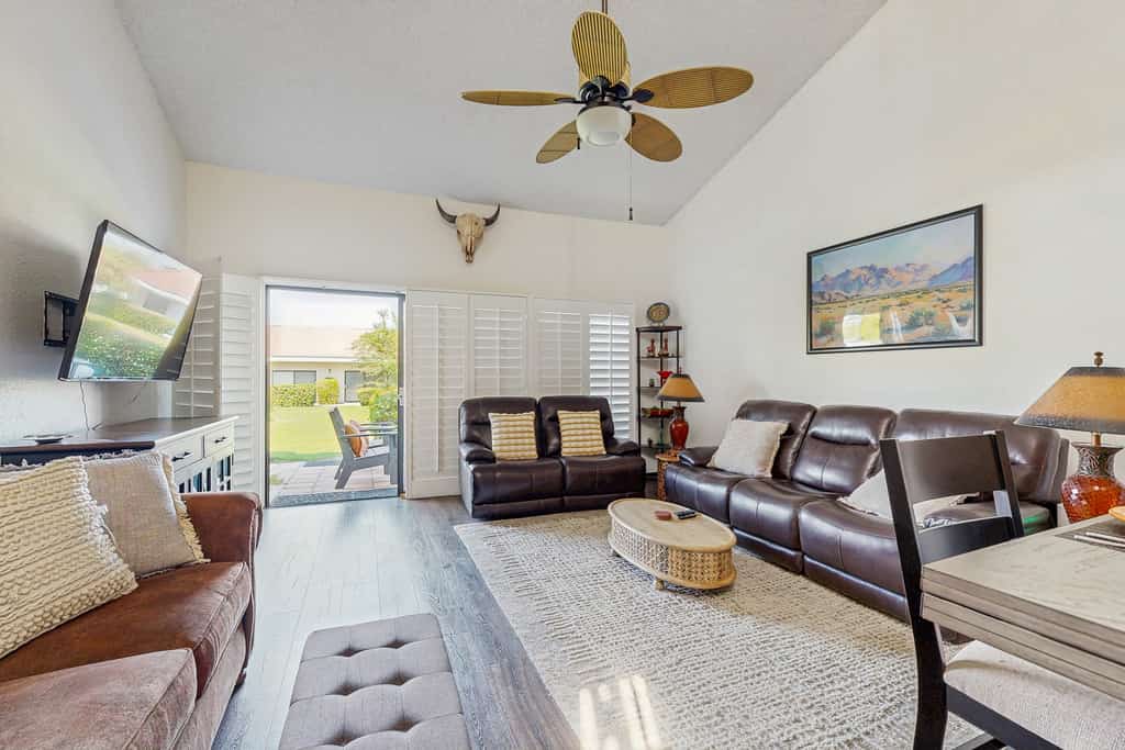 Dog-Friendly Updated Condo Next to Golf Courses w/WiFi, AC, W/D, Shared Pool