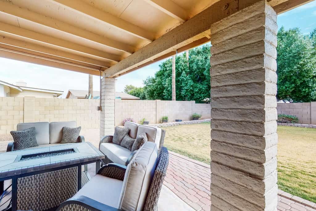 Welcoming home with private outdoor pool, pool table, patio, grill & central AC