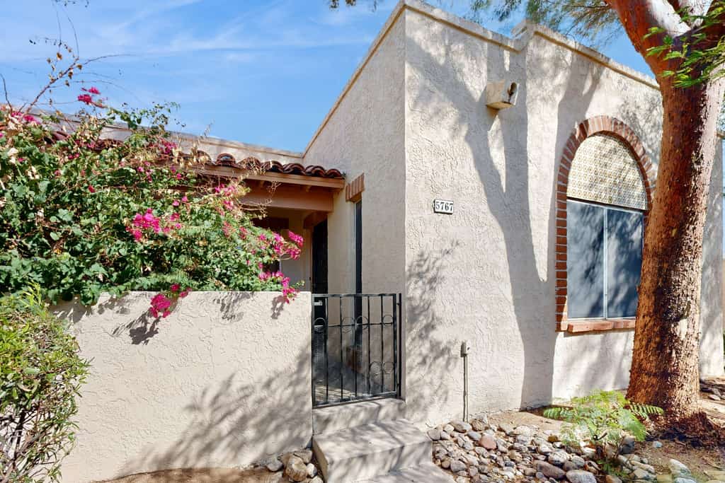 Corner condo in Tucson foothills w/ a community pool & two private patios