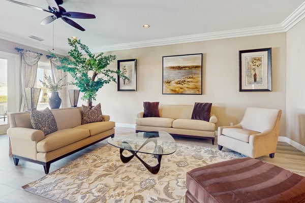 Stunning Versailles Home w/Pvt. Pool & Spa-Large Yard, Furnished Patio & Firepit