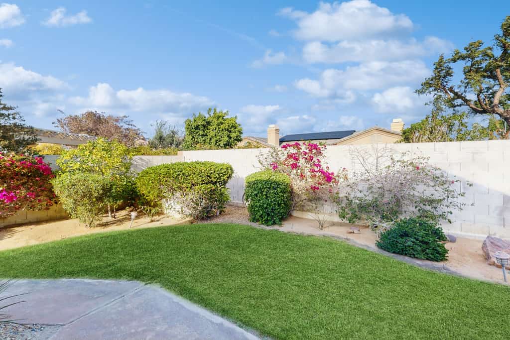 Stunning Versailles Home w/Pvt. Pool & Spa-Large Yard, Furnished Patio & Firepit