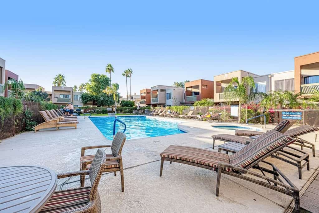 Golf-course-front condo near Old Town with two patios, WiFi, pool & hot tub