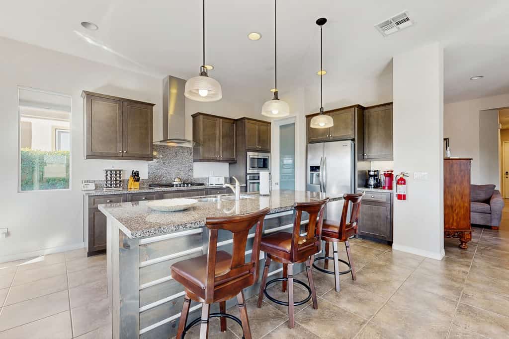 Mountain view home, private pool & spa - shared pools, tennis, fitness center