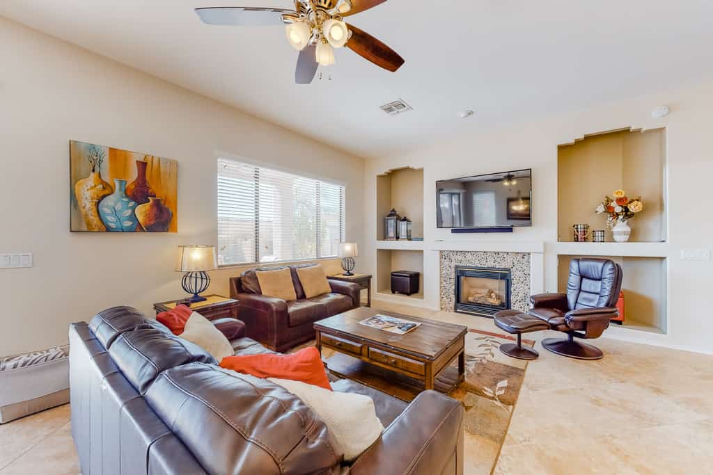 Contemporary & comfortable home with a pool, WiFi, washer/dryer & central air-conditioning