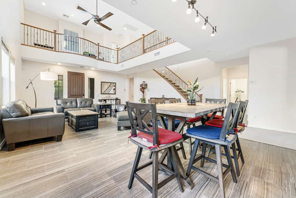 Well-located home with private pool, AC, fast WiFi & W/D - great for snowbirds
