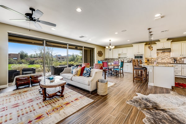 Golf-Course View Condo with Central AC & Washer/Dryer - Shared Pool & Hot Tub