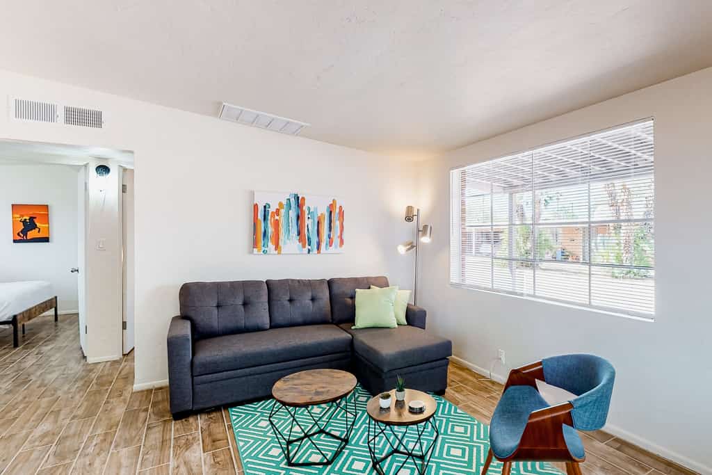 Modern Dog-Friendly SW Retreat w/ Covered Parking & Pastries Delivered To You!!!