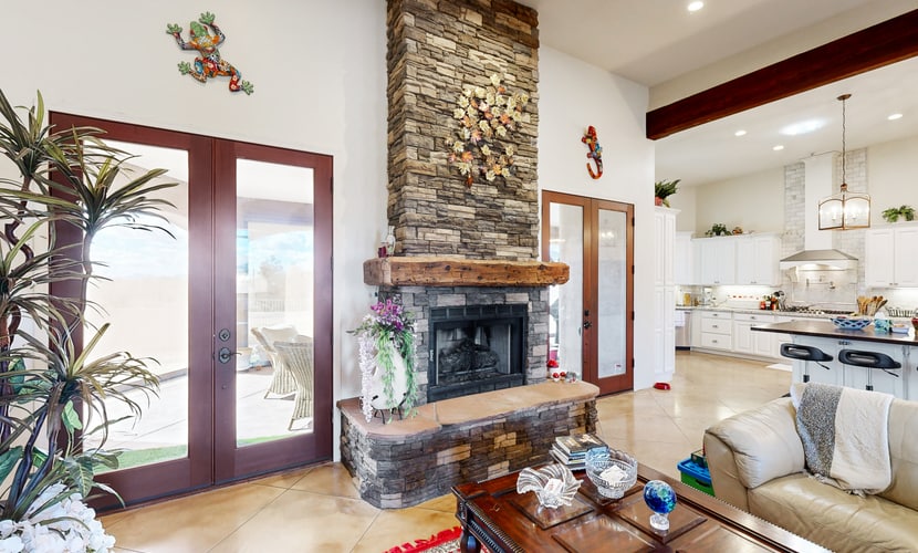 Beautiful mountain view oasis with gourmet kitchen & community pool