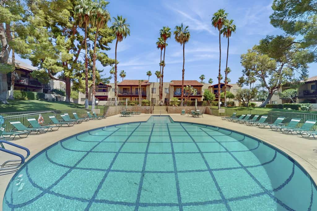 Charming Palm Springs Condo with Breathtaking Views & Resort-Style Comforts.