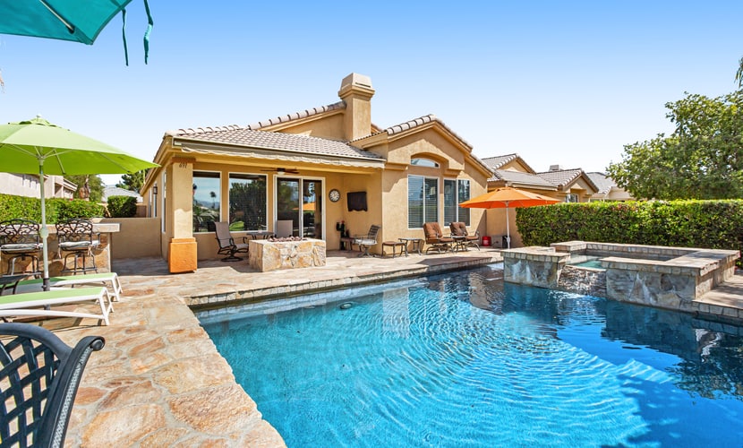 Elegant dog-friendly home on the golf course with private pool & spa
