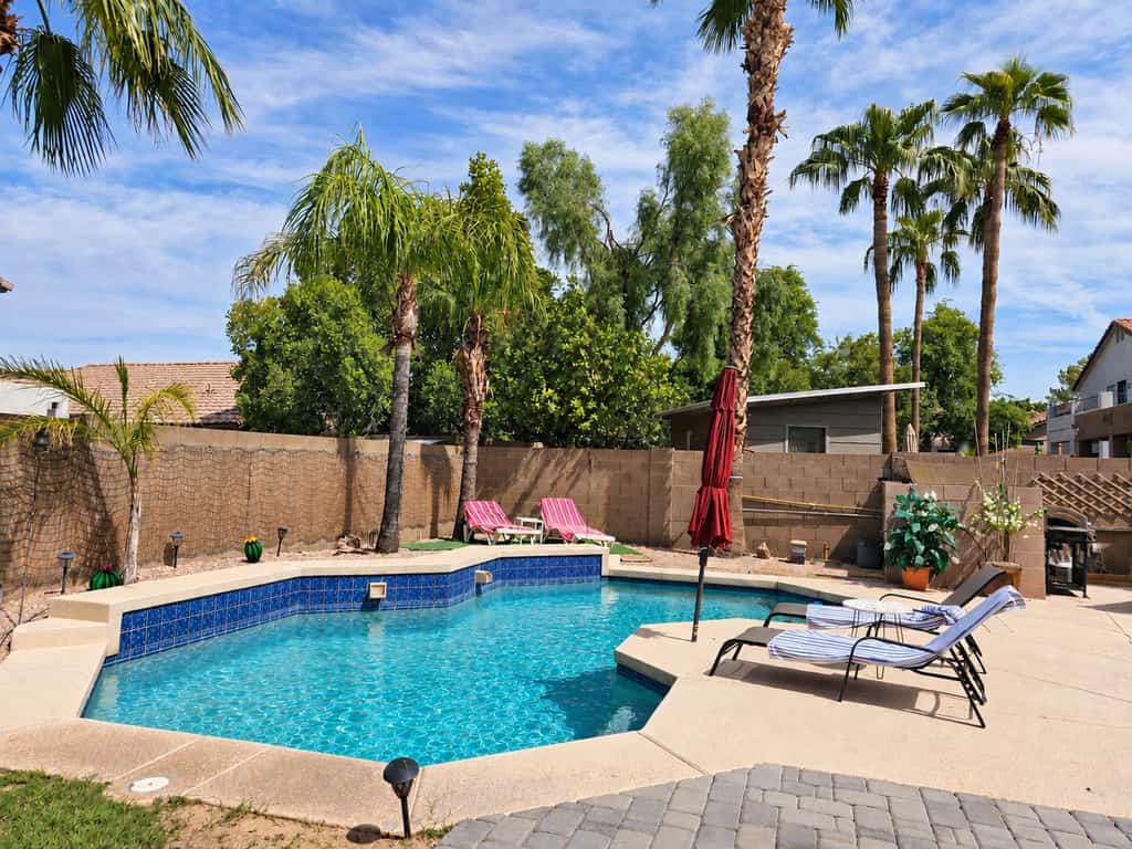 Beautiful home with private pool, W/D, central AC & great locale - dog-friendly