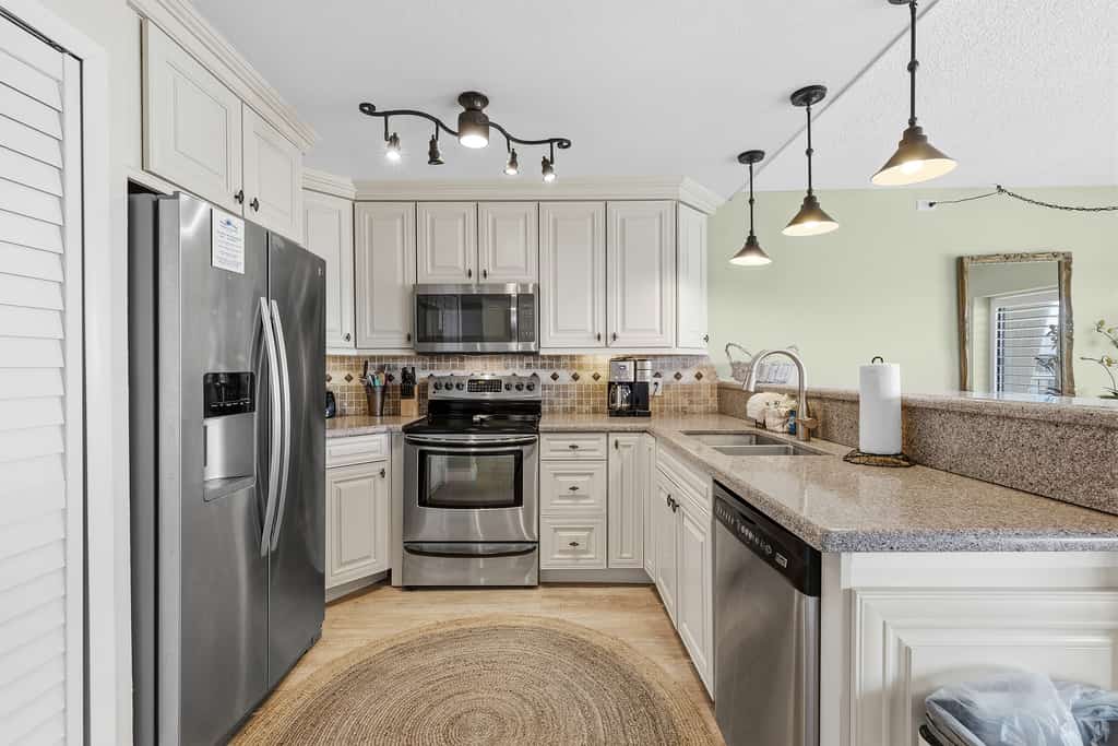 Relaxing Ocean View Condo • Pools, Tennis & Quiet Beach