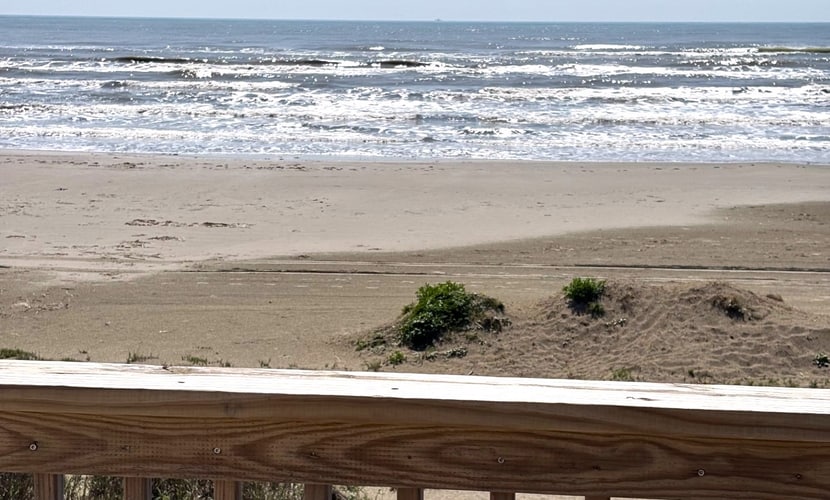Beachfront Escape at Ocean's Gem for Seaside Memories!