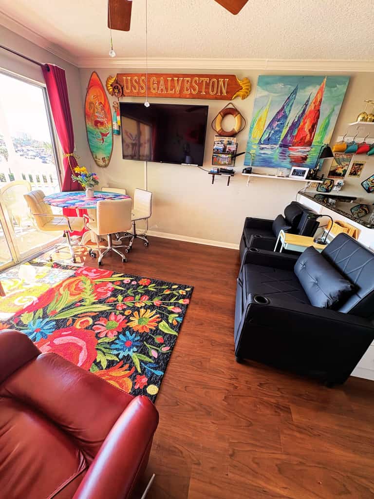 Vibrant DFW Flip Flops with Ocean Views