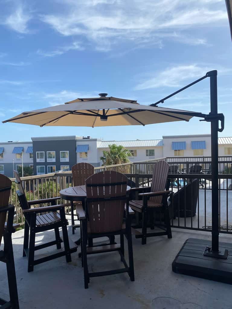 Pelican Bungalow! Top Floor, Endless Gulf Views, Pet Friendly!