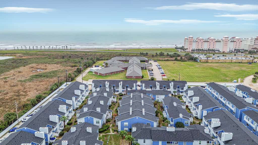 Texas Mermaid! Two Balconies, Endless Coastal Charm. Pet Friendly!