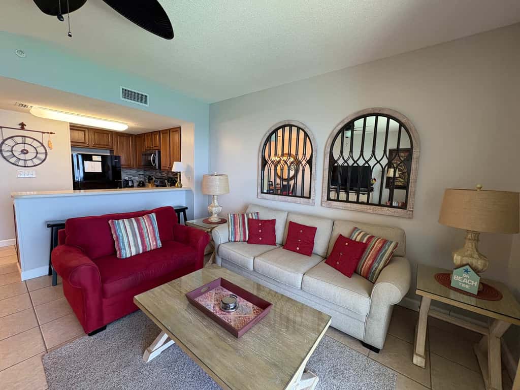 Coastal Beach Front with Pools, Beach access, Gym