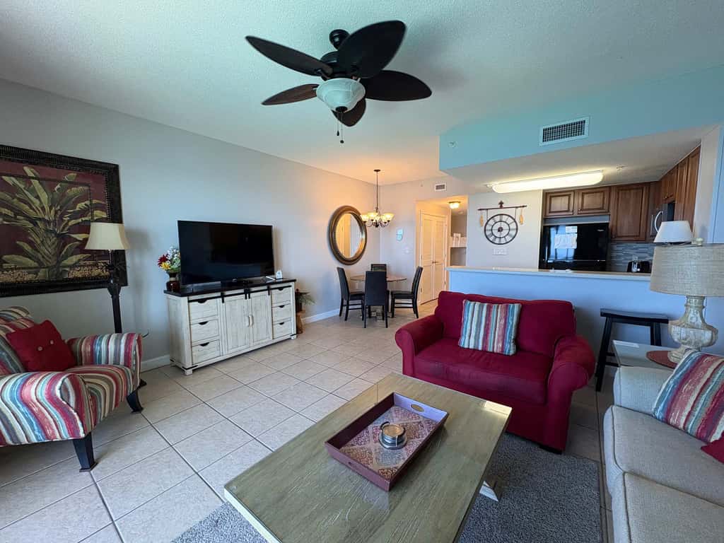 Coastal Beach Front with Pools, Beach access, Gym