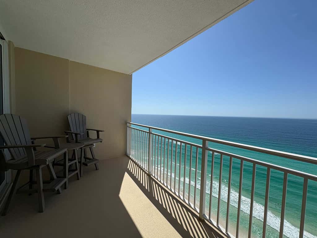 Oceanfront, 23rd floor Condo, Pools, Gym, Wifi